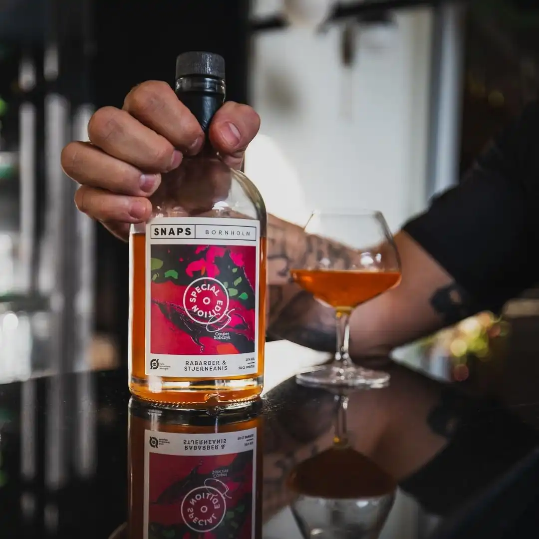 Casper Sobczyks Special Edition 1 – Rababer og Stjerneanis • 25% - 50 cl Casper Sobczyks Special Edition 1 – Rababer og Stjerneanis • 25% - 50 cl